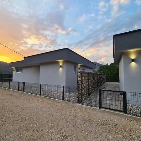 Villa Bevel